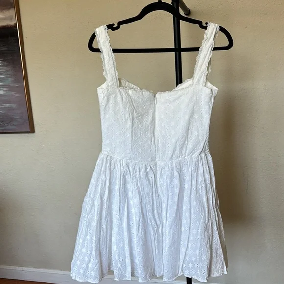 House of CB ‘Brigitte White Cotton Broderie Anglais Corset Mini Dress NWOT sz M - Picture 7 of 14